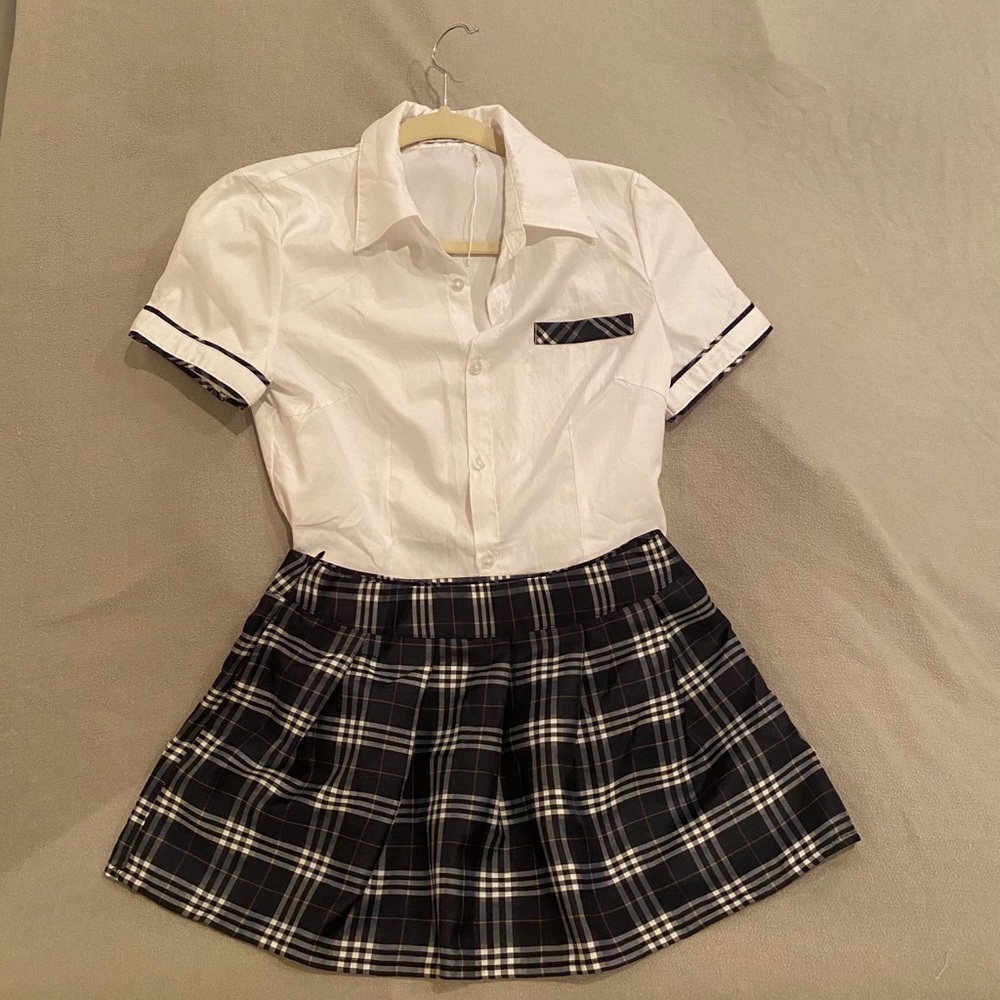 Plaid skirt & matching top 💙